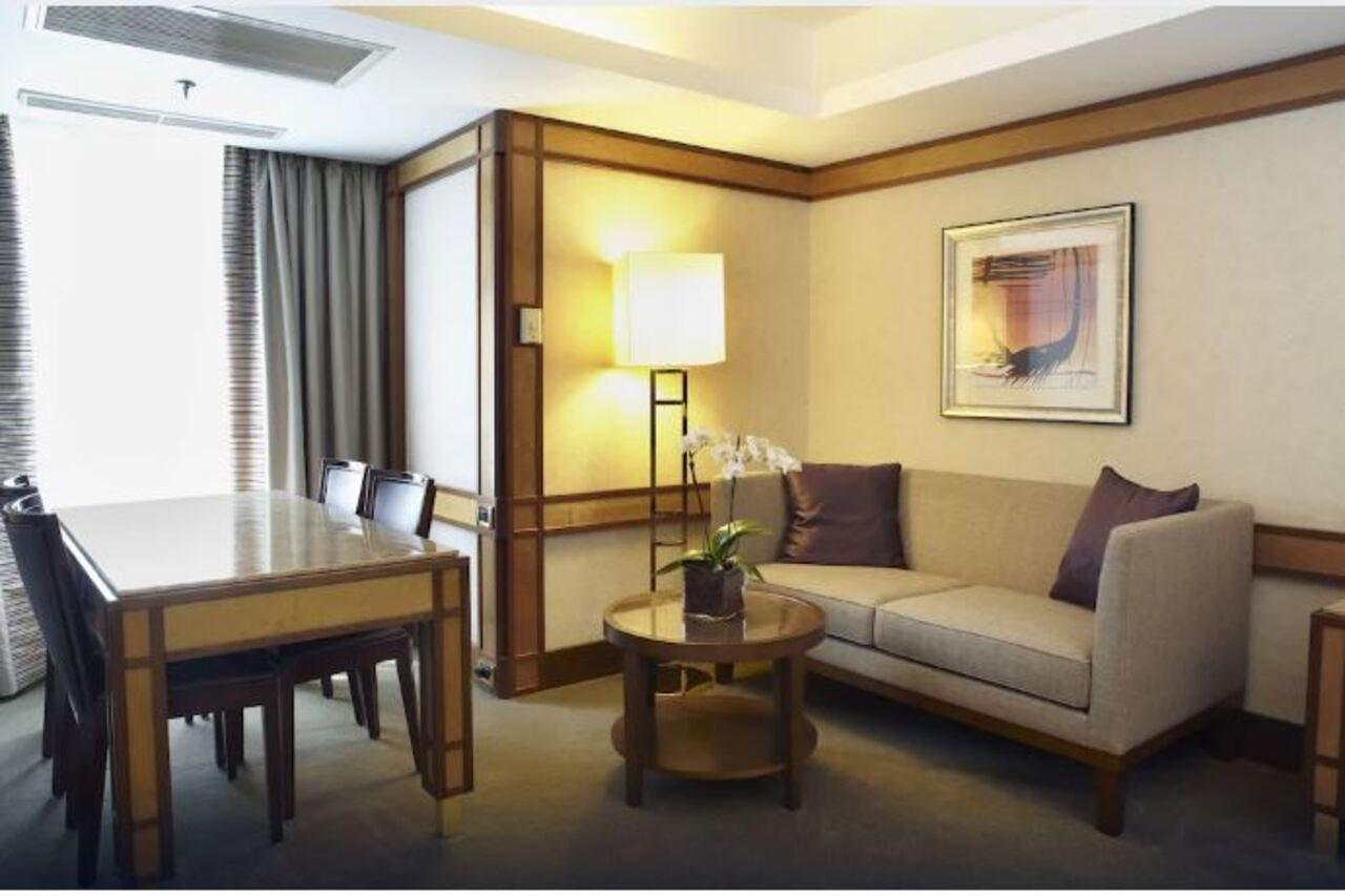 Fairmont Golden Hotel